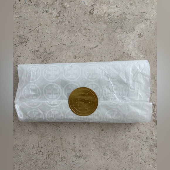 NEW! Tory Burch Emerson Zip Continental Black Leather Zip Wallet - Picture 9 of 9